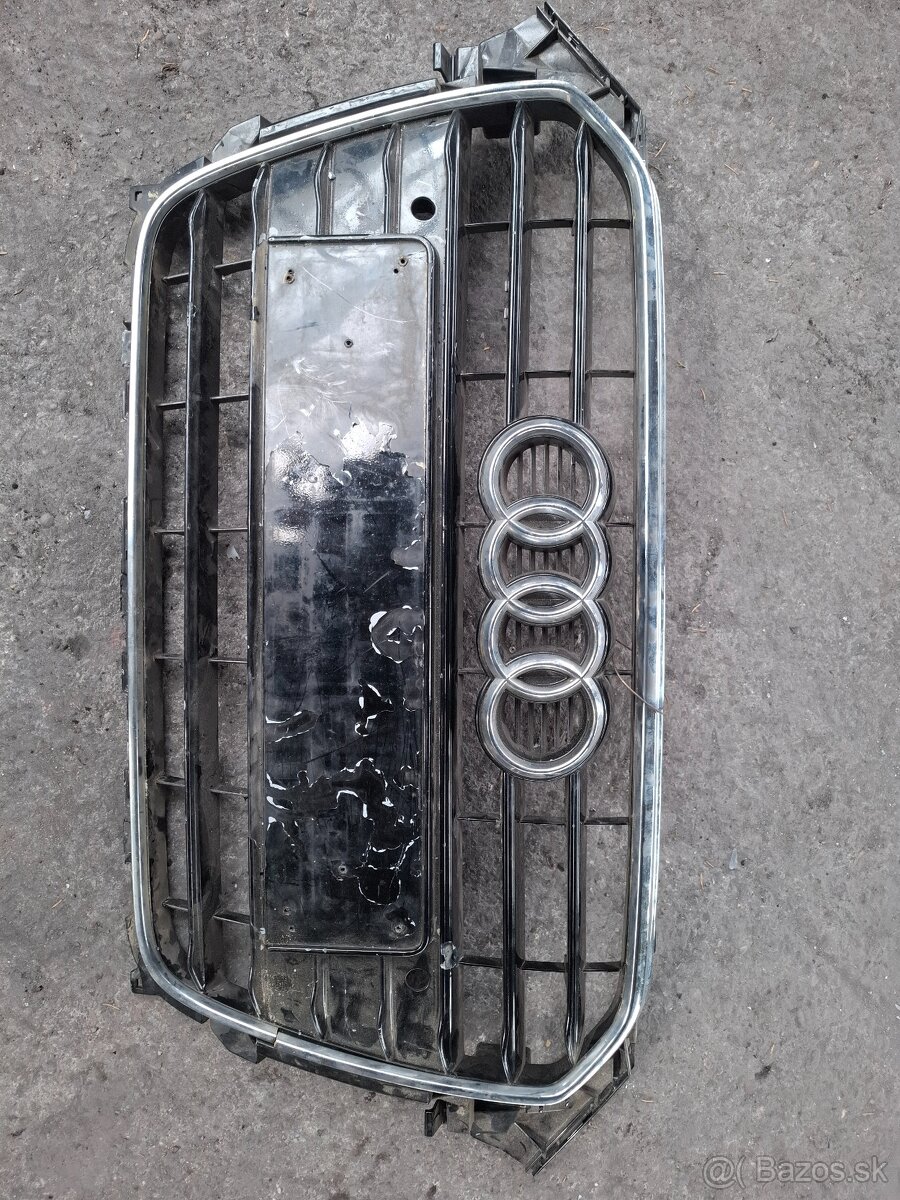 Maska audi prasknuté na spodku viď foto Cena 50eur