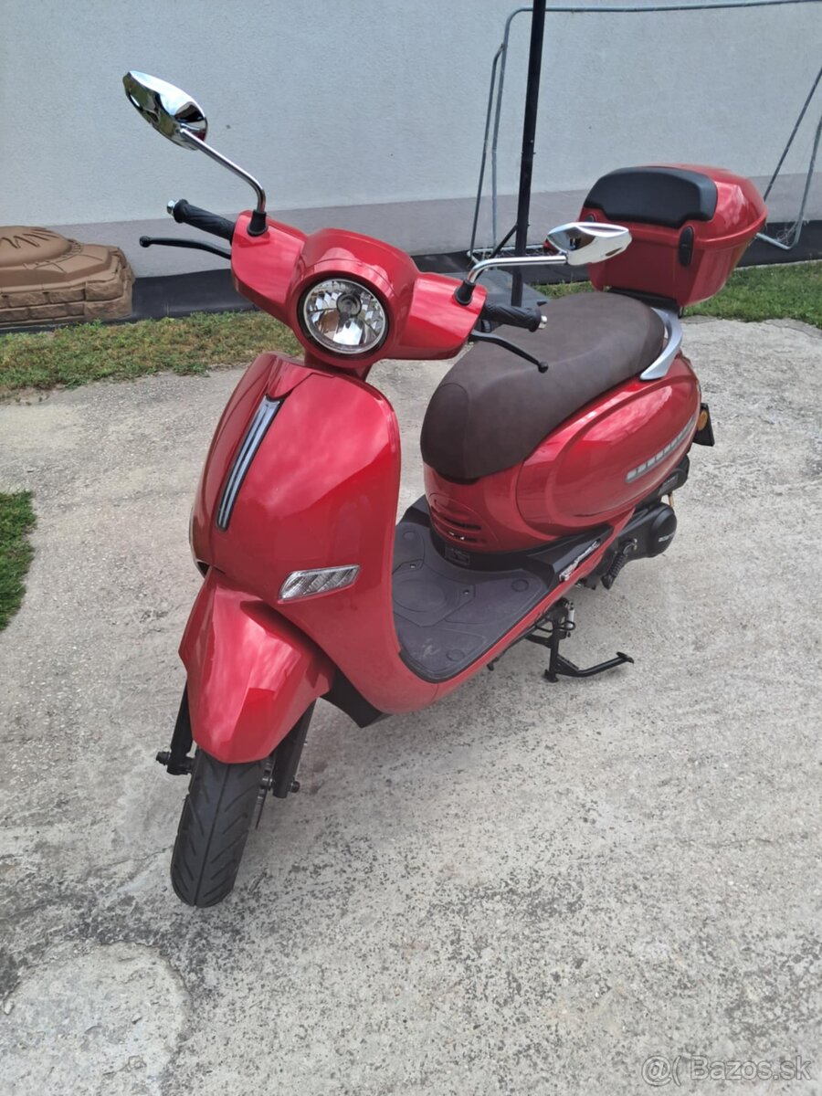 Adamoto 125 cm3