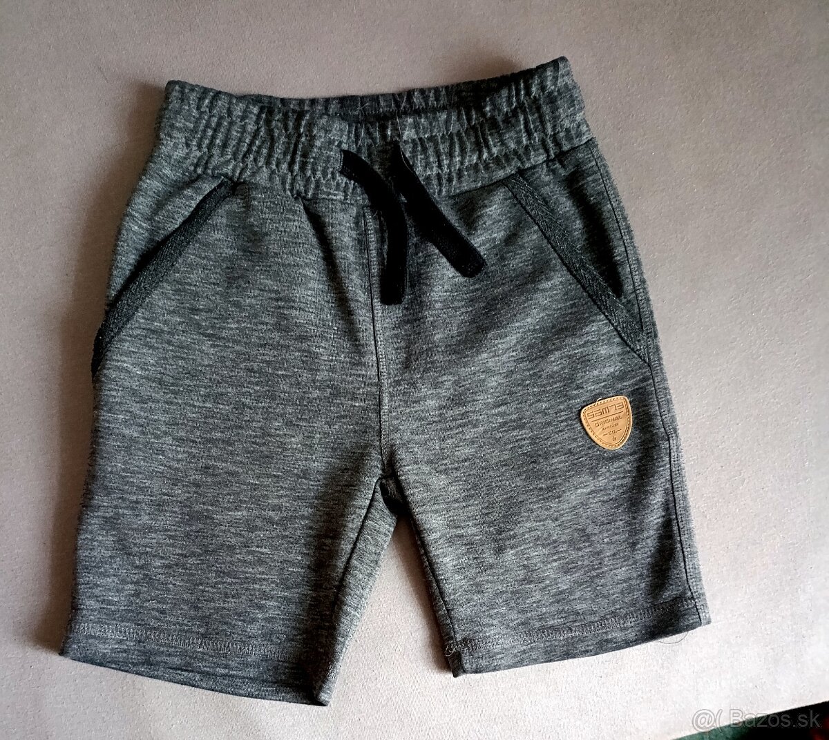 Fešné kraťasy Apparel na 7-9 r.