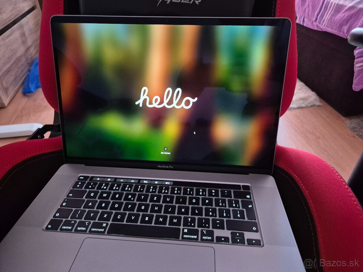 Macbook pro 2019 model A2141 + dock stanica iTec