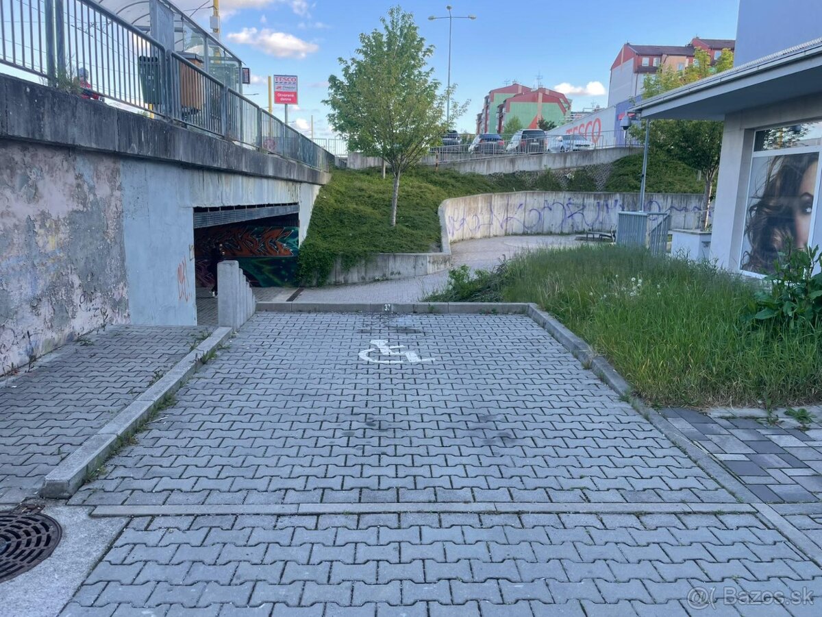 Parkovacie miesto - Žilina Hájik