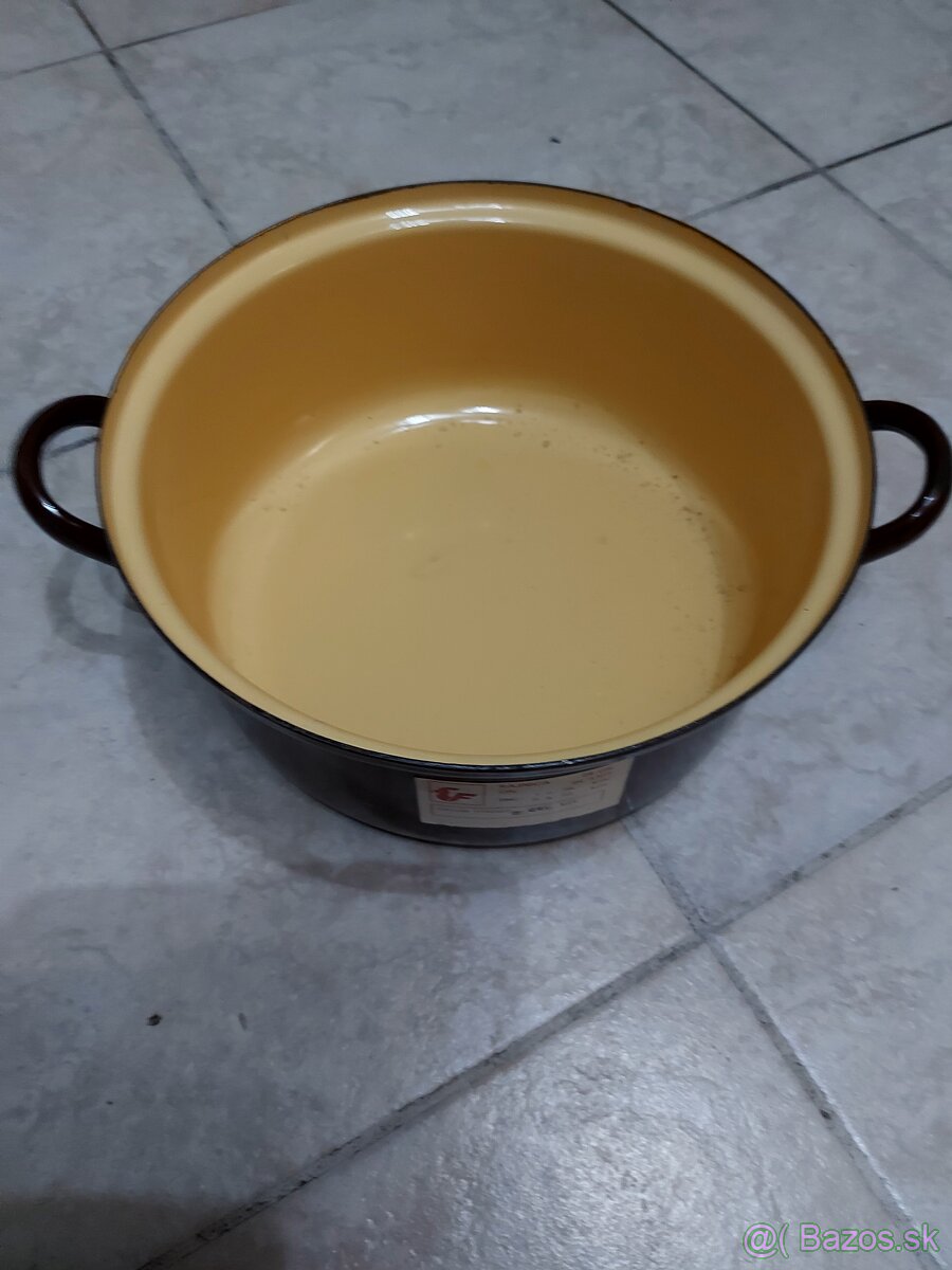 Hrniec novy mensi stredny smaltovany na kachle sporak