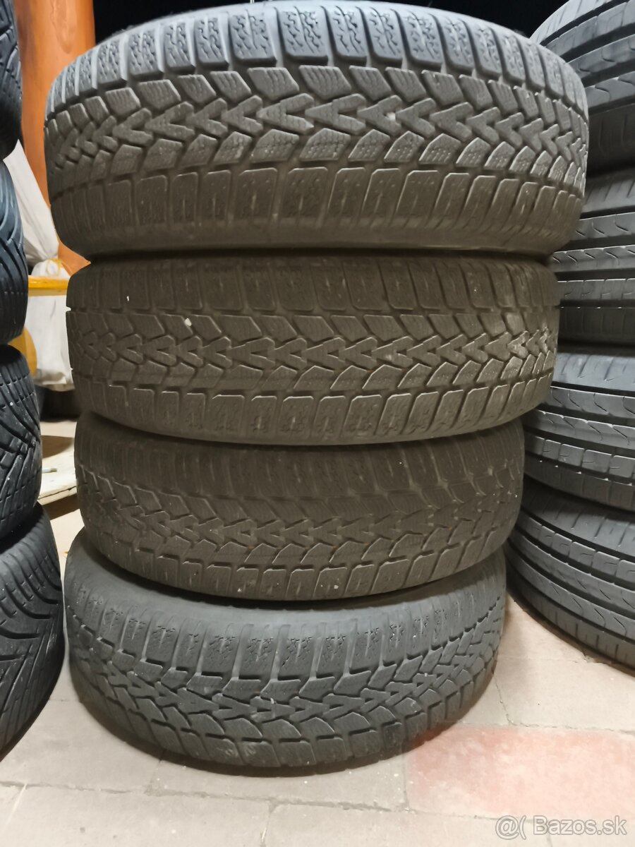 Predám zimné pneumatiky Dunlop 175/65 R15