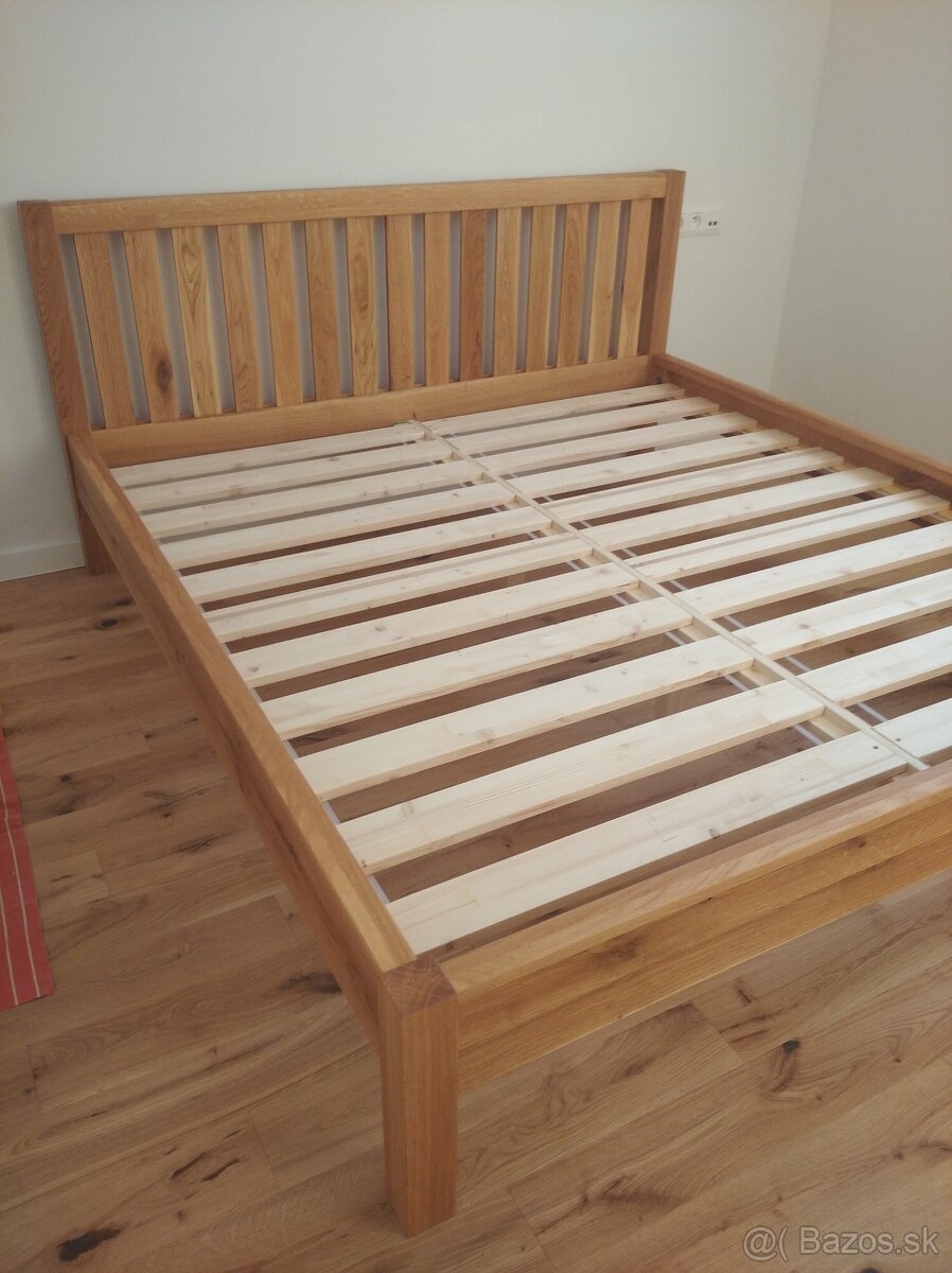 Masívna dubová posteľ Lucia + 2 stolíky zdarma