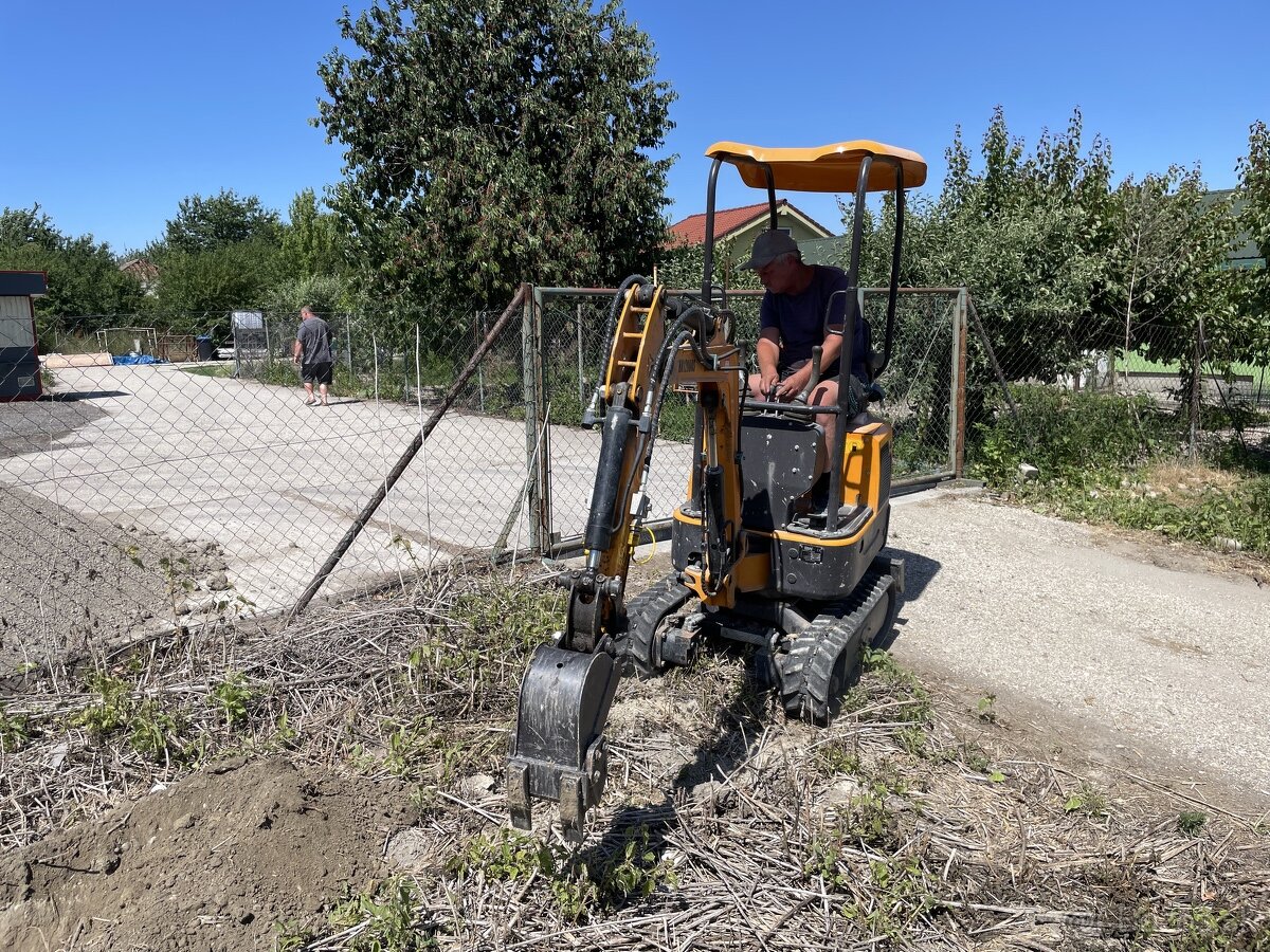Vykopove prace Minibagrom