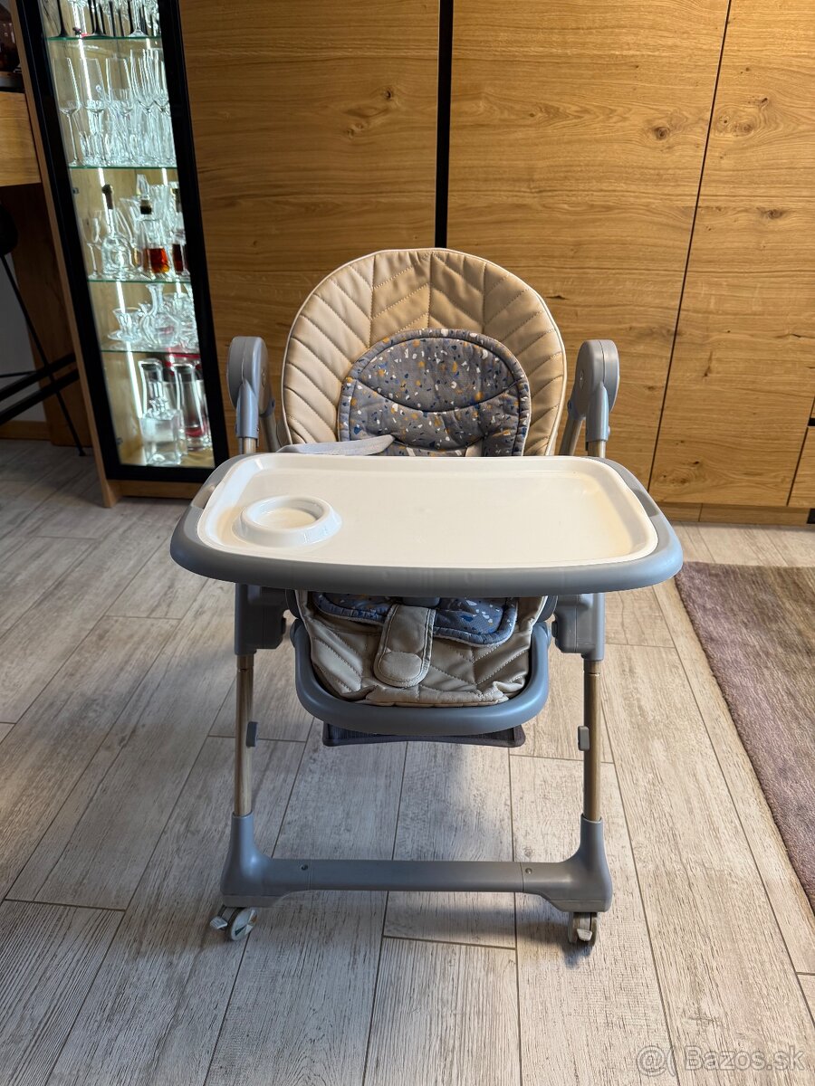 Jedálenská stolička