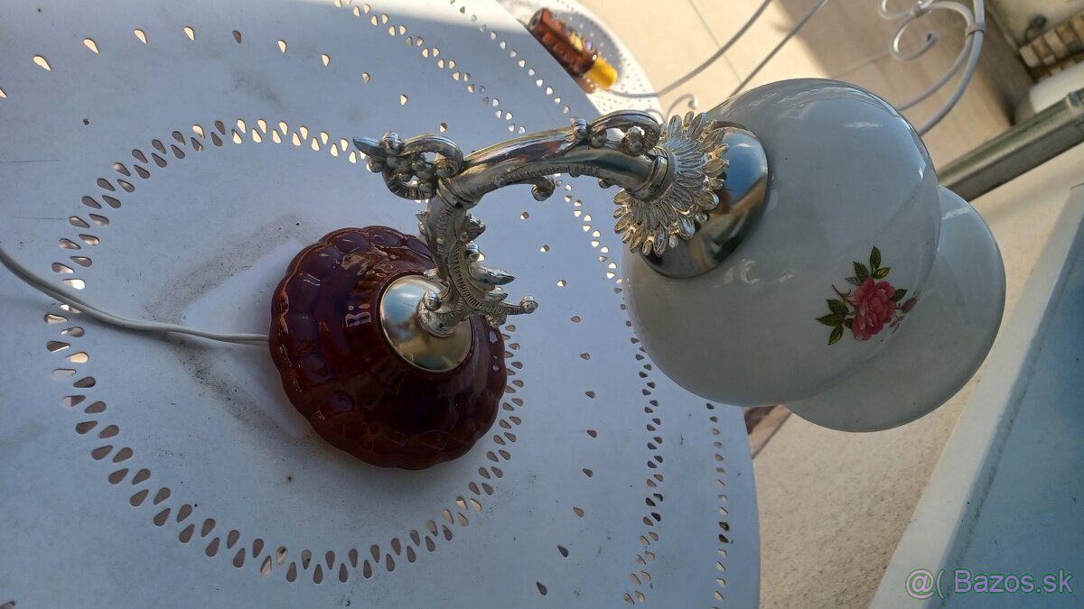 Starozitna lampa