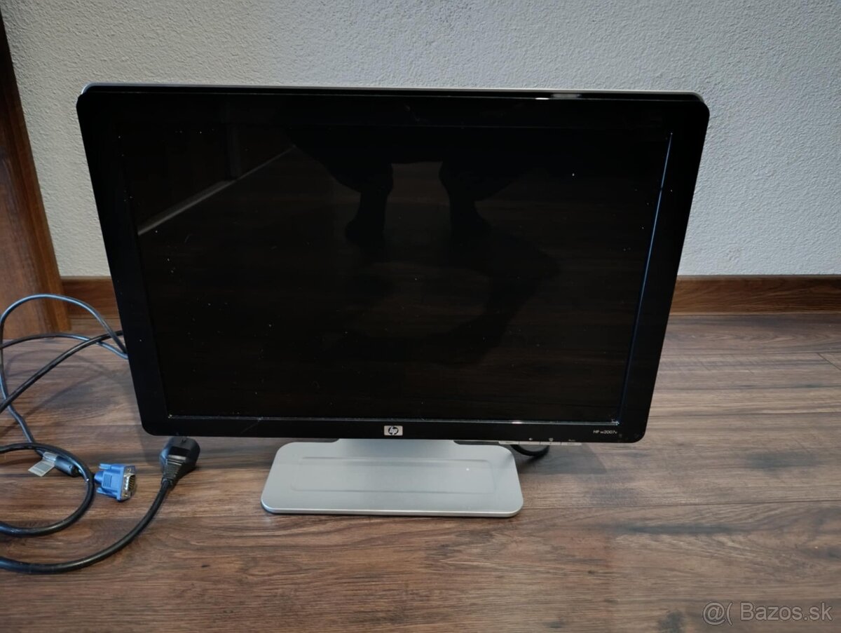Predám LCD monitor HP w2007v 20palcov