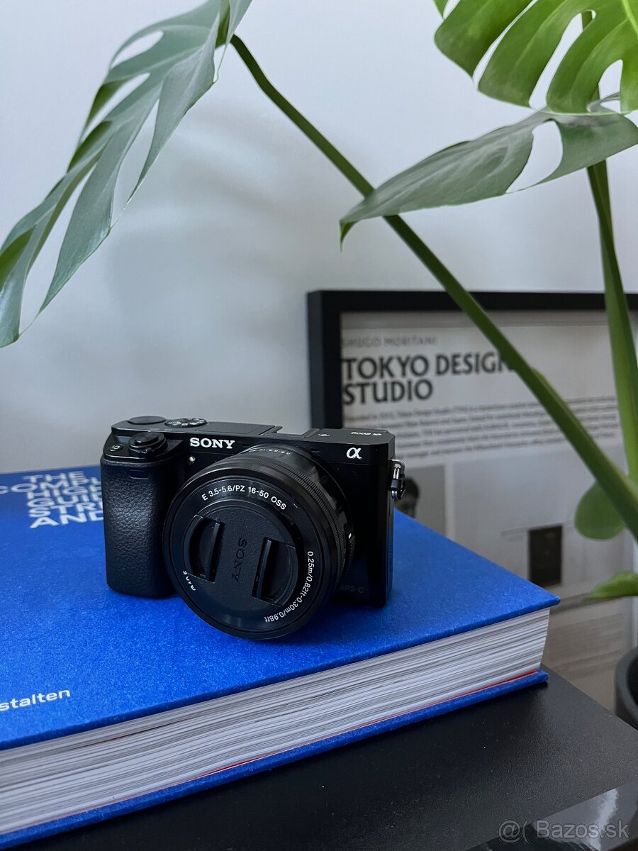 Sony A6000 + 16-50mm kit objektív + príslušenstvo