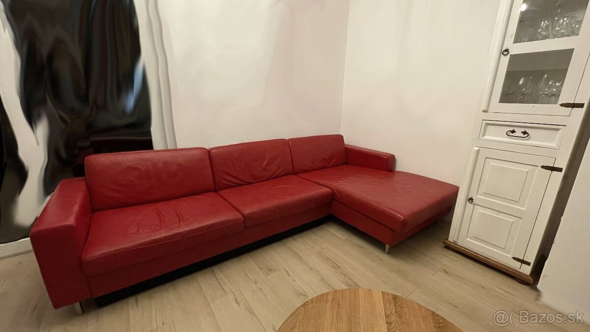 Kožená rohová sedačka s postelou