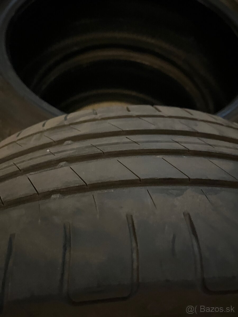 Pneu 225/40 R18