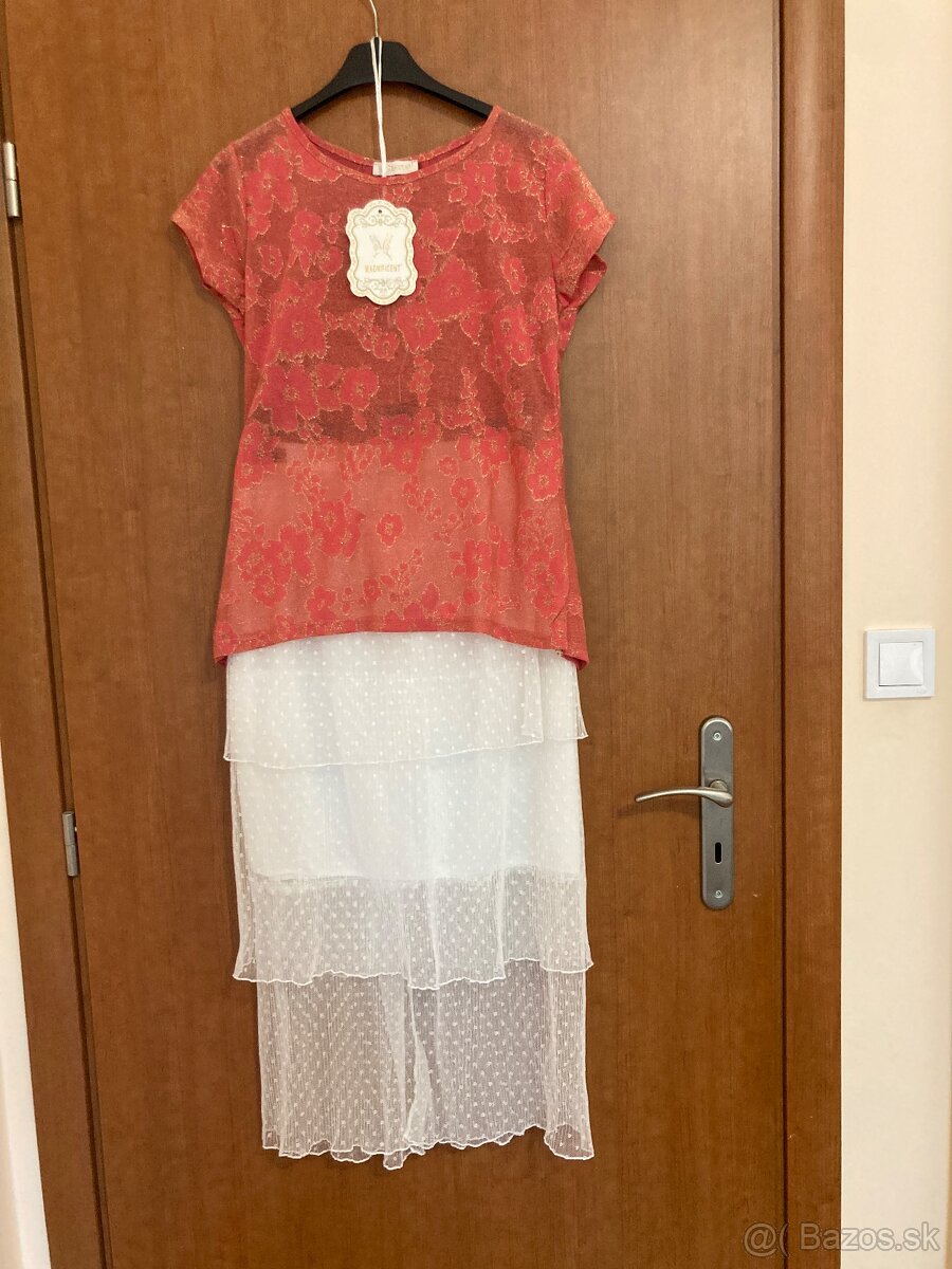 Sukňa spolu s elegantným vrškom