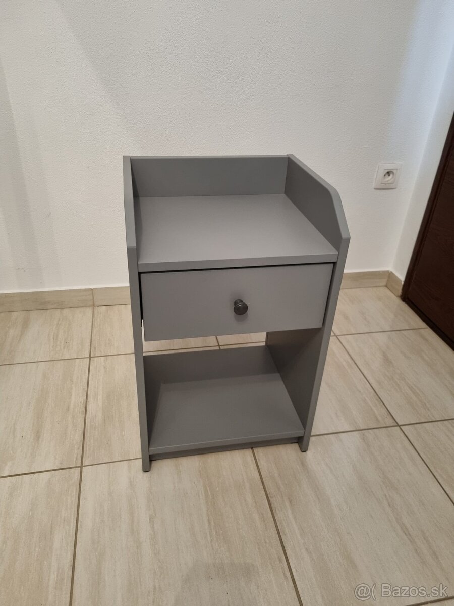 Nočný stolík