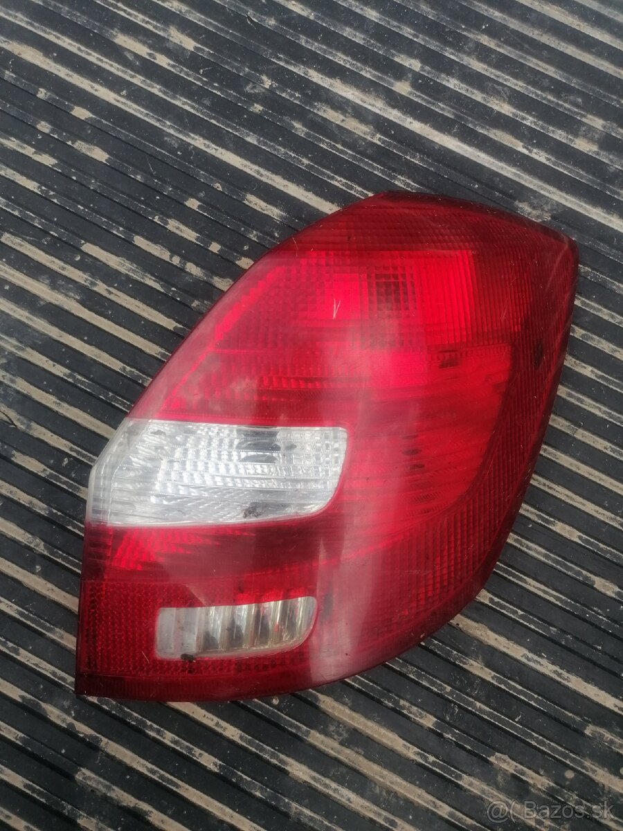 Škoda fabia zadné práve svetlo