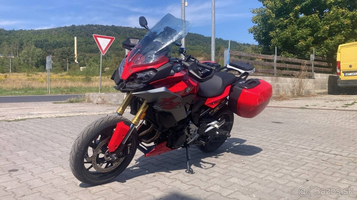 BMW F 900 XR