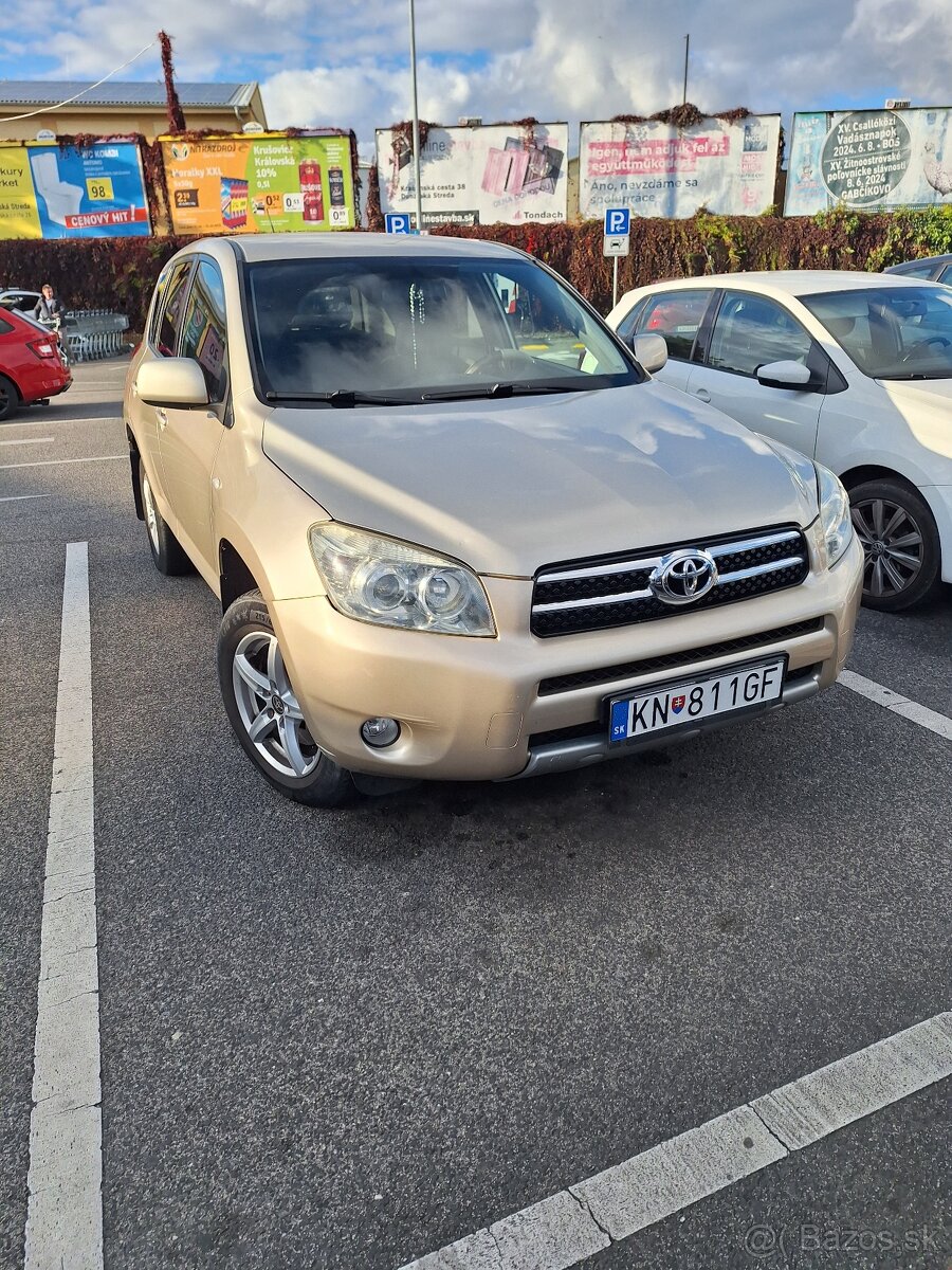 Predam Toyota Rav4