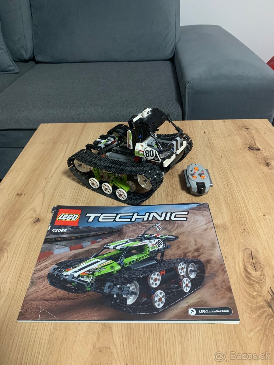 Lego technic pásový pretekár 42065