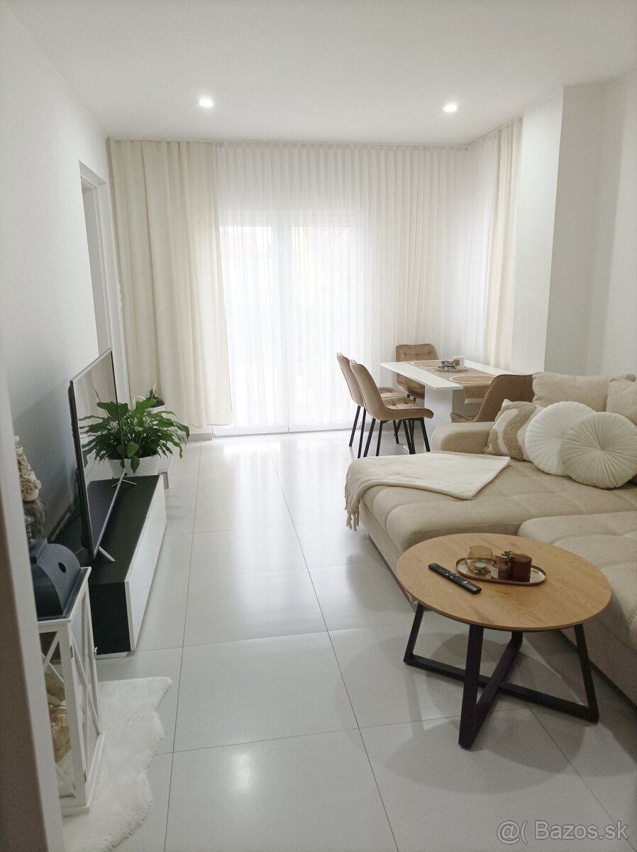 Predaj RD v Rakúsku 11km od hraníc,s projektom a povolením .