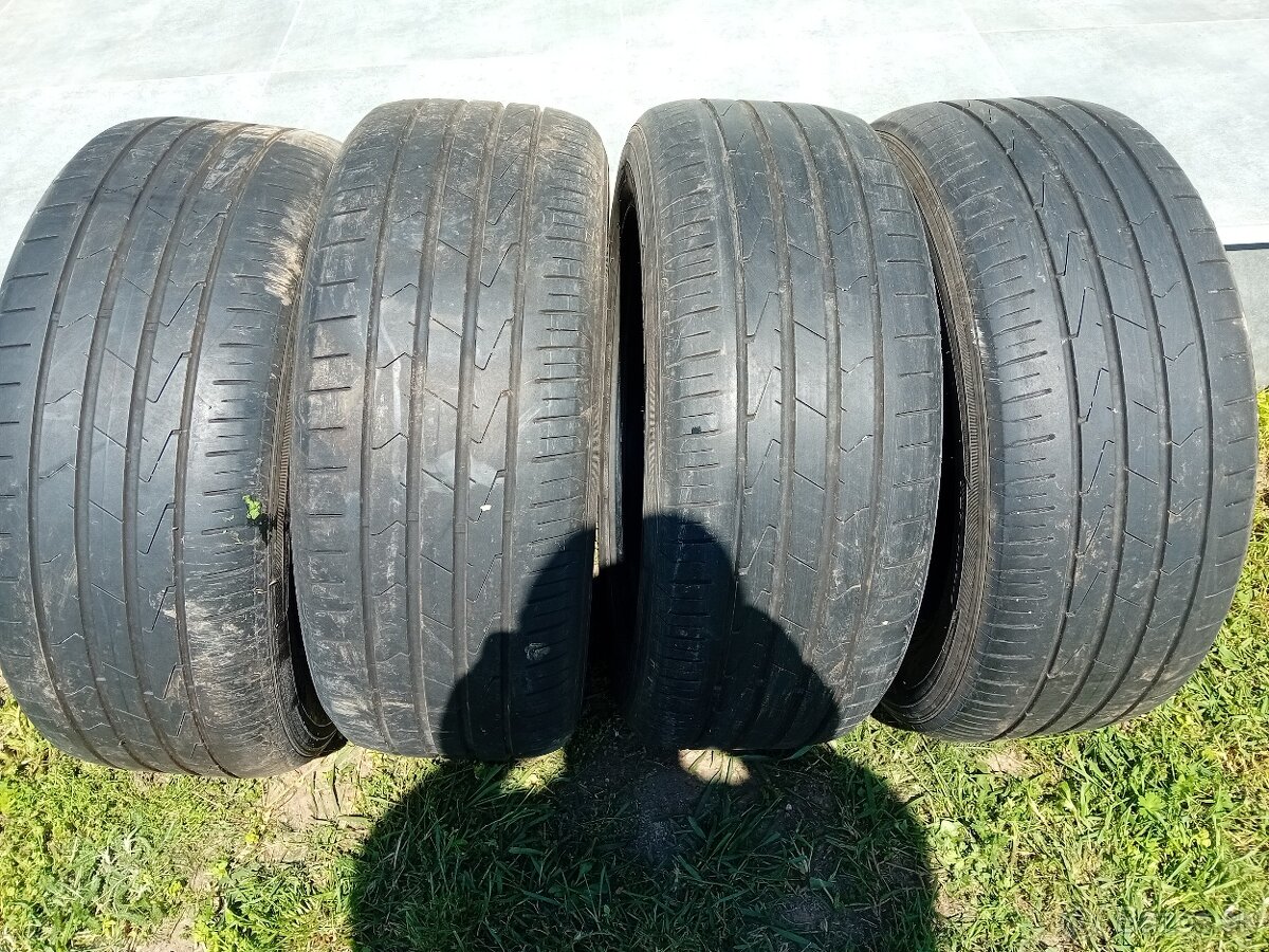 Predám pneu Hankook 225/55/r16
