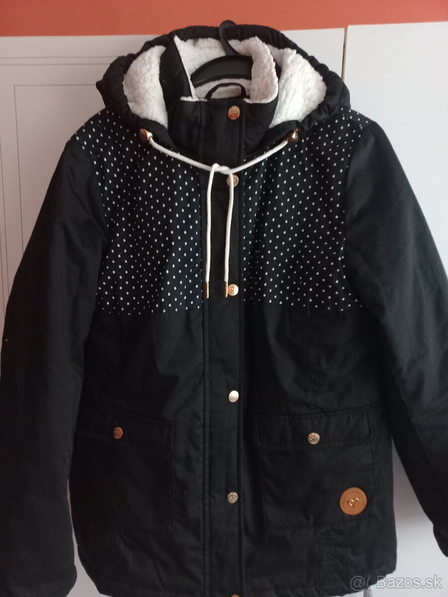 Damska cierna bunda č.44
