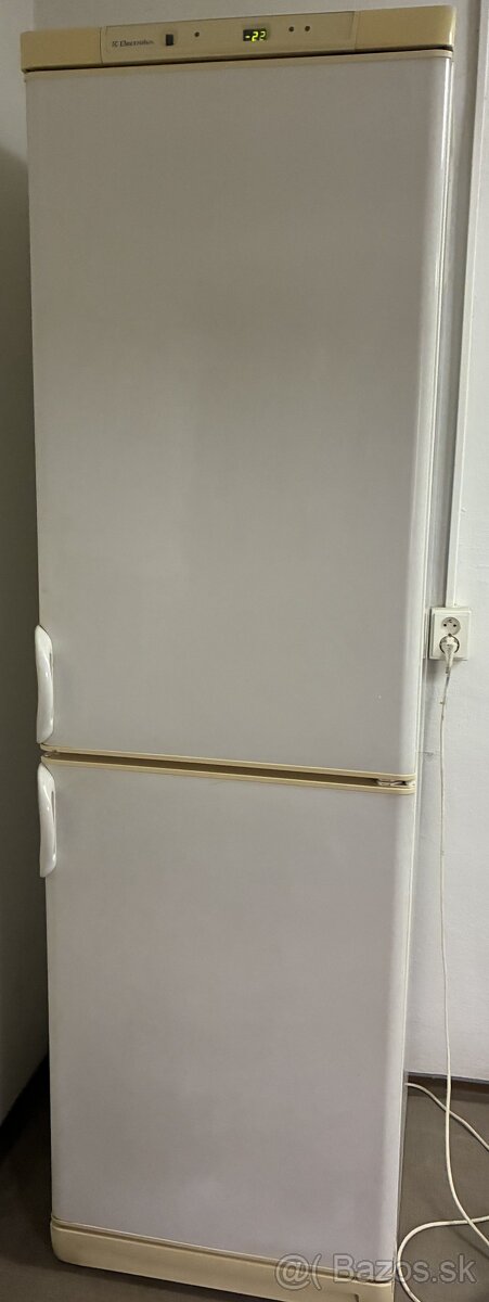 Dvojmotorová chladnička Electrolux