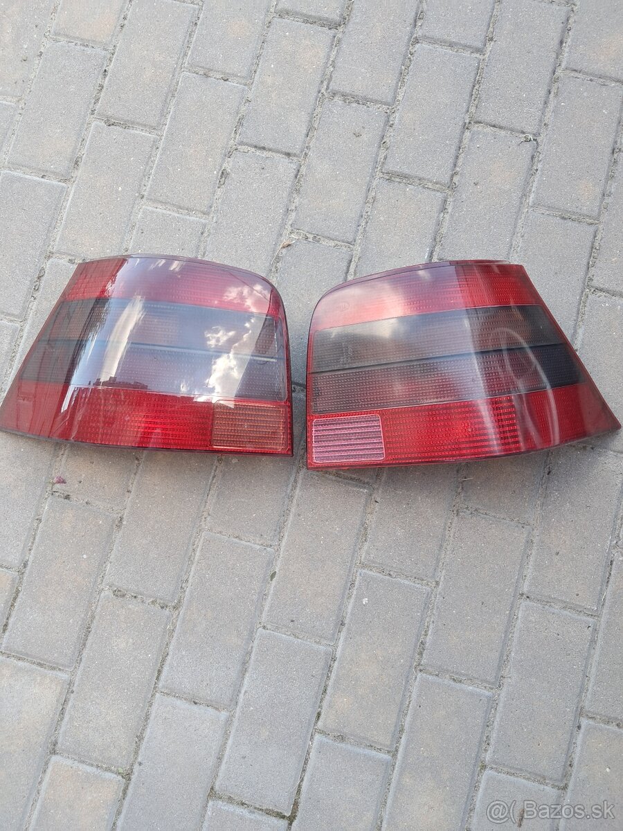 Predám zadné svetlá golf4
