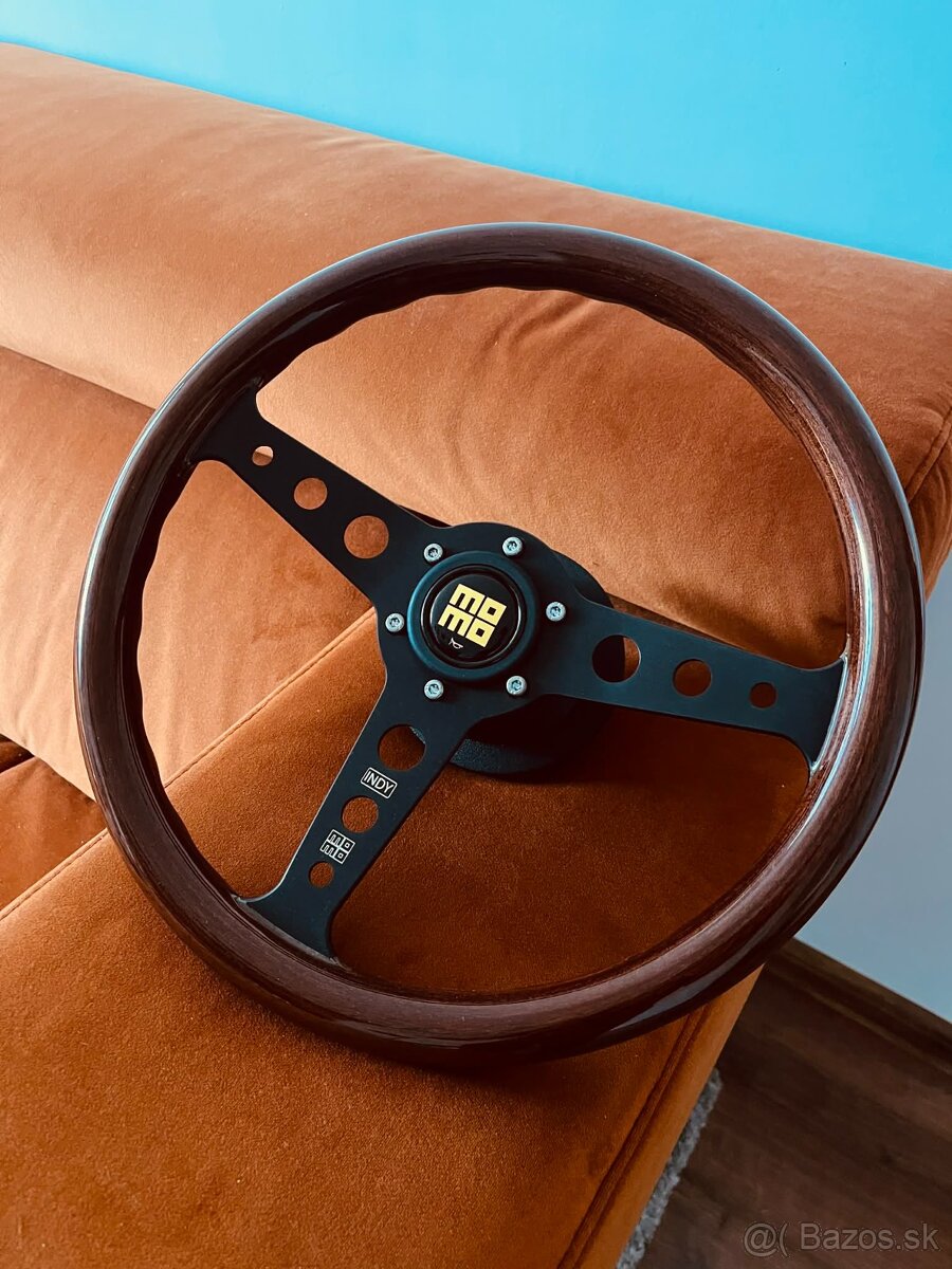 Momo drevený volant 350mm plus náboj