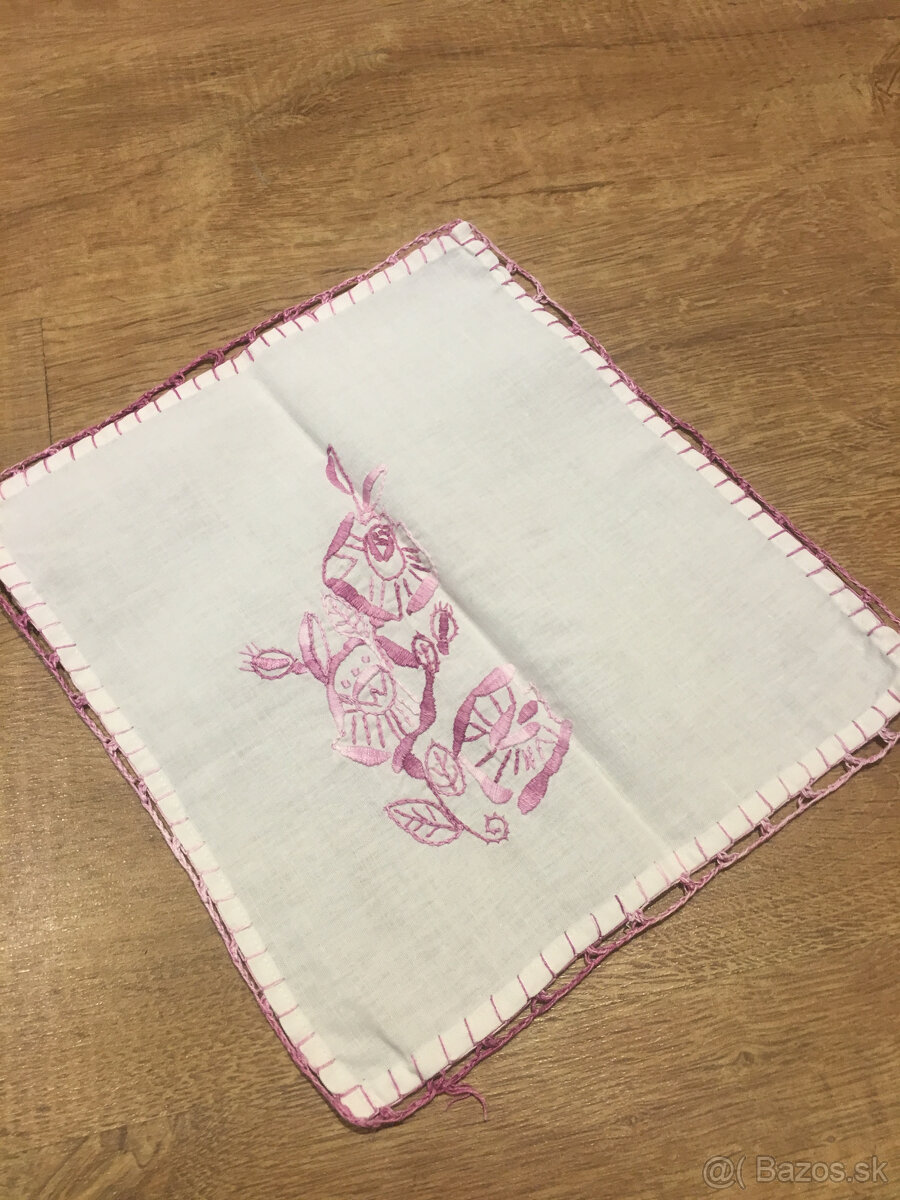Ručne vyšívané obrusky-nové