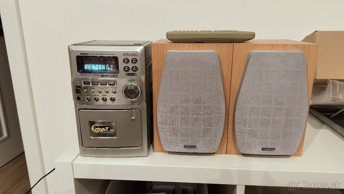 Predam radio s CD, kazetovym prehravacom, AUX.