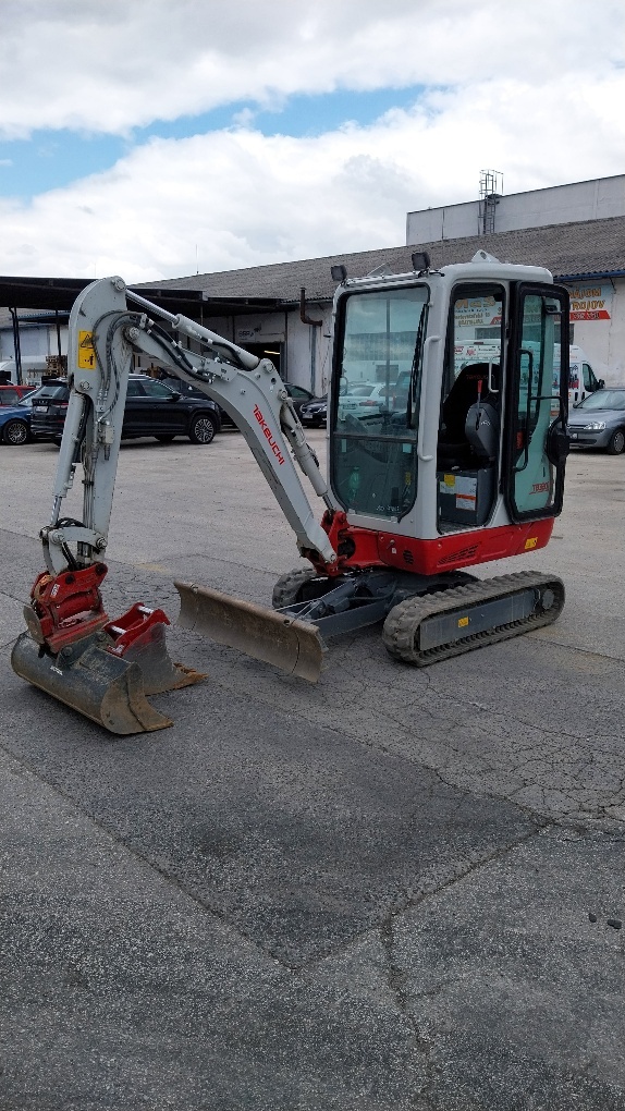 TAKEUCHI TB320 - 2165 KG