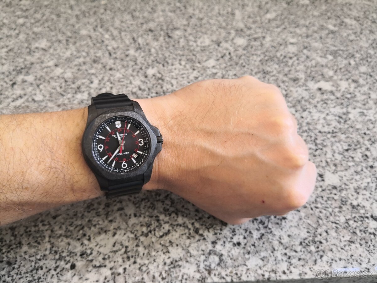 Victorinox inox carbon 43 mm
