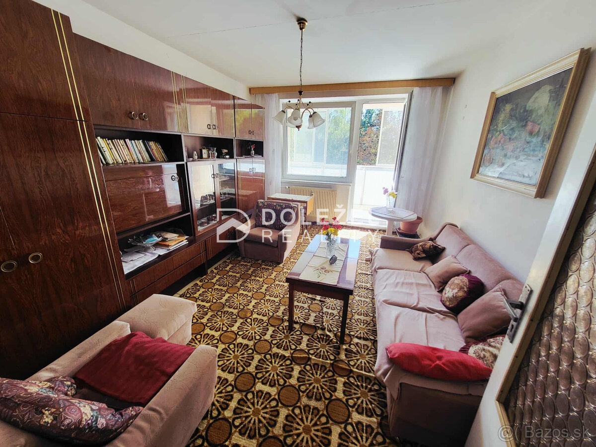 REZERVOVANÝ Na predaj: priestranný 2-izbový byt s loggiou –