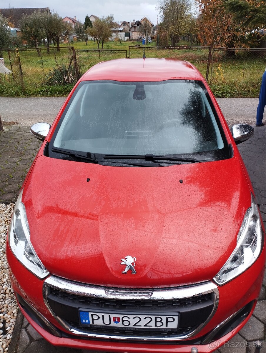 Peugeot 208 automat 1,2 benzín,37700km