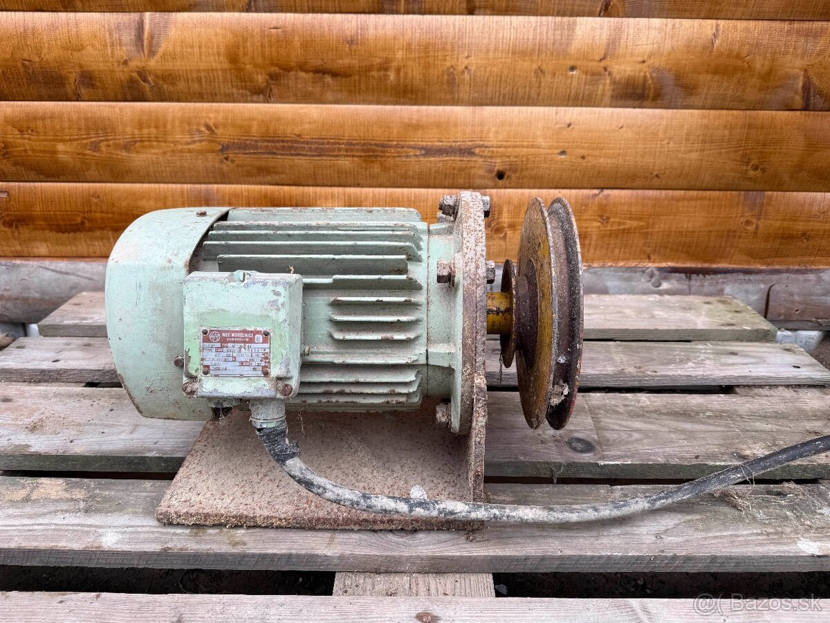 Funkčný Elektromotor MEZ 380V, 2,2kW, 1420 ot / min