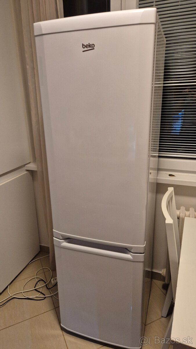 Predam kombinovanu chladnicku 204L s mraziakom 87L