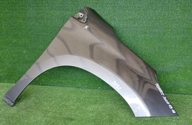 peugeot 2008 blatník 2013-19