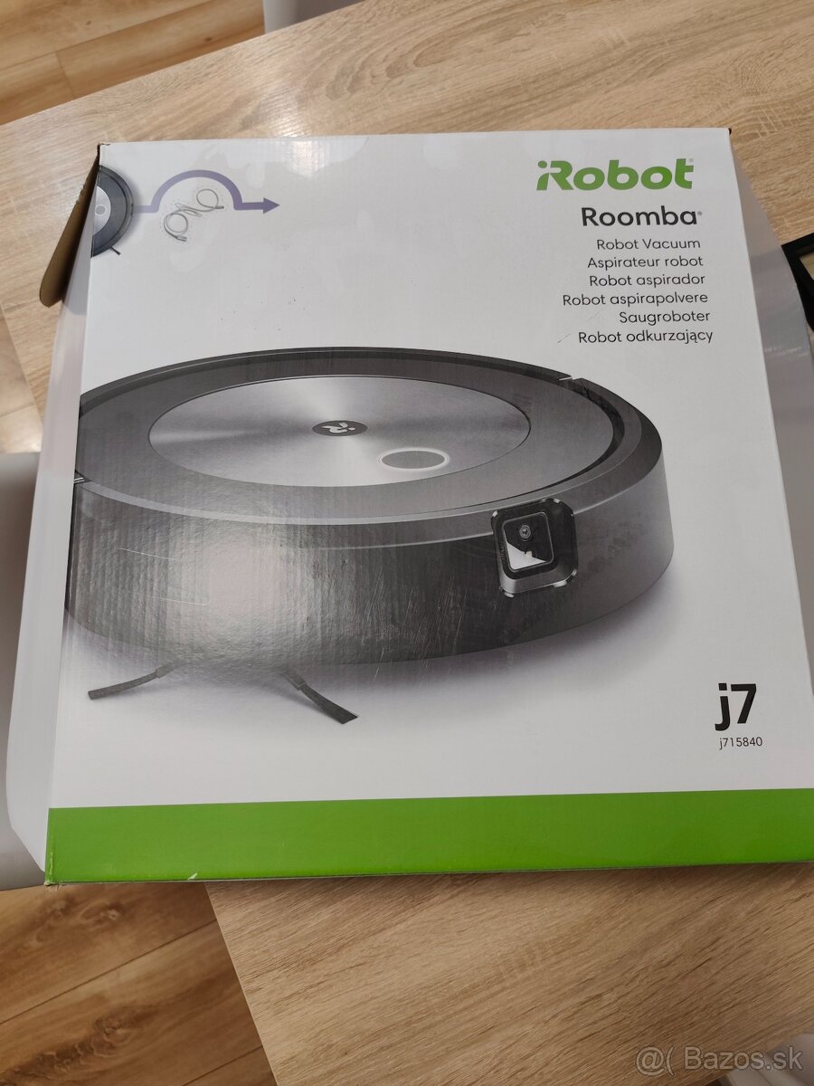 Robotický vysávač iRobot Roomba j7 715840