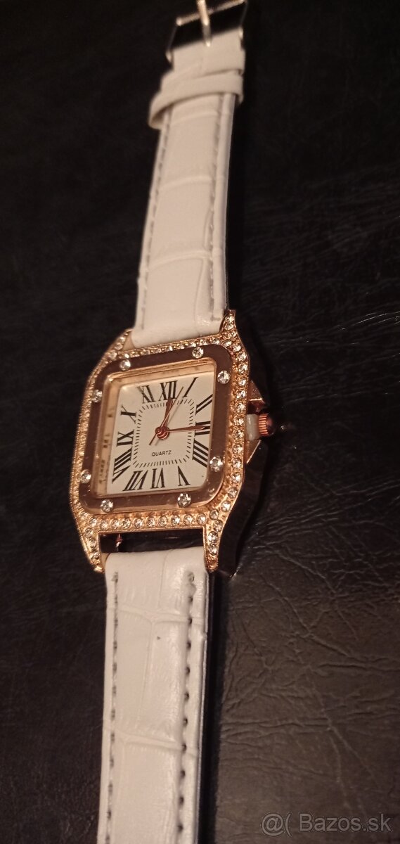 Prekrásne dámske hodinky bielej farby
