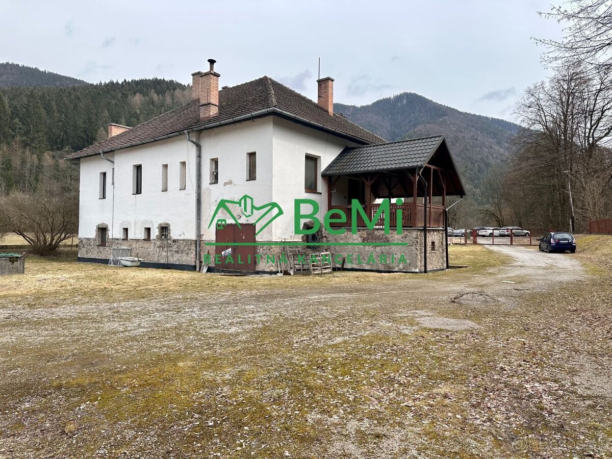 Investičný objekt na Liptove s veľkým pozemkom na predaj ID