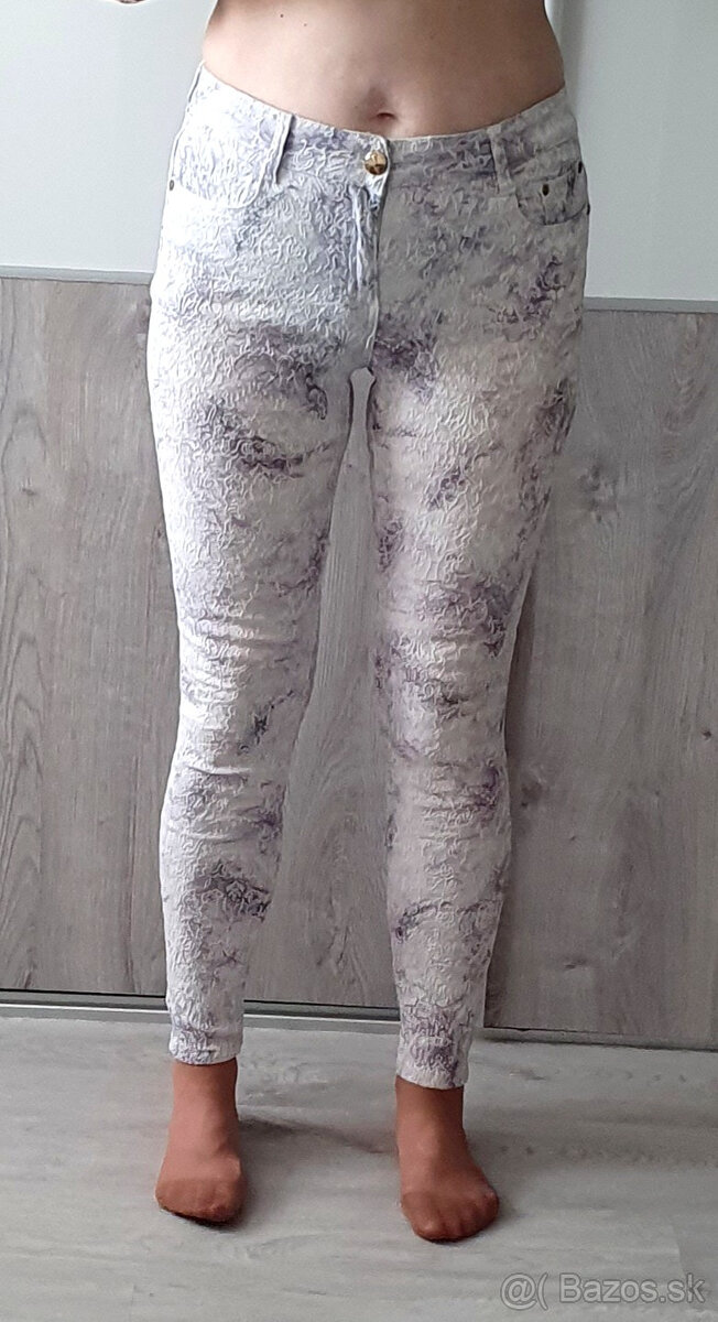 Bielo-modré elastické vyšívané nohavice v.L/XL
