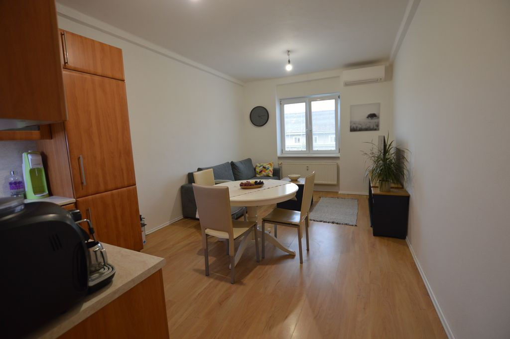 3izb, Záhrebska, 48m2, p. 4/4,klimatizácia, po rekonštrukcii