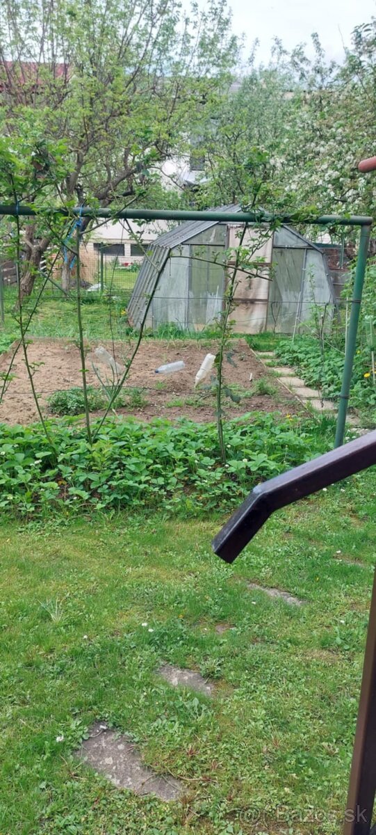 Rodinný dom v radovej zástavbe, Michalovce
