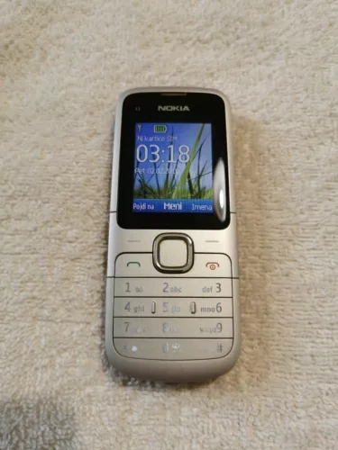 Predám telefón nokia C1, blokovaný na orange sim