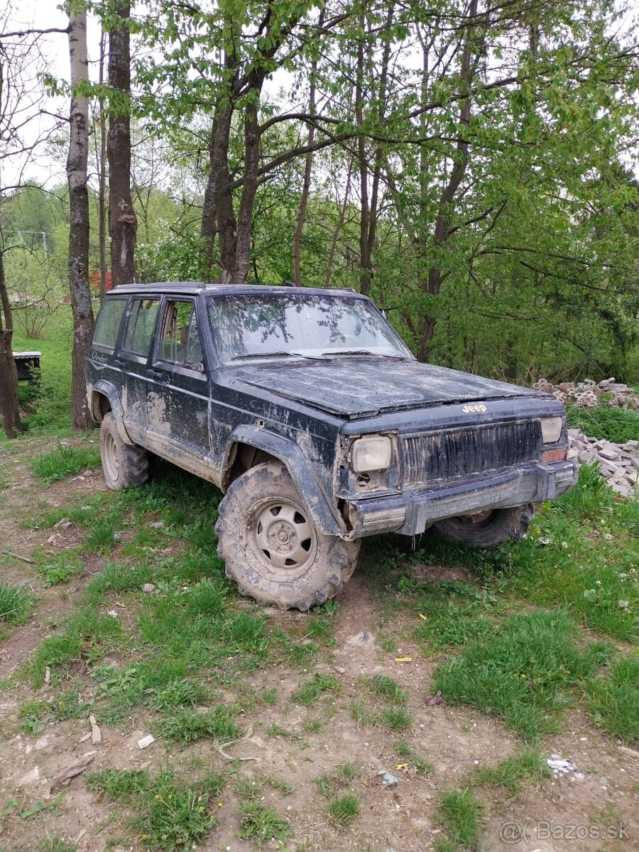 Rozpredám jeep cherokee