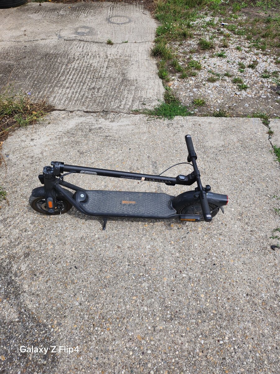 ninebot eKickScooter F2e