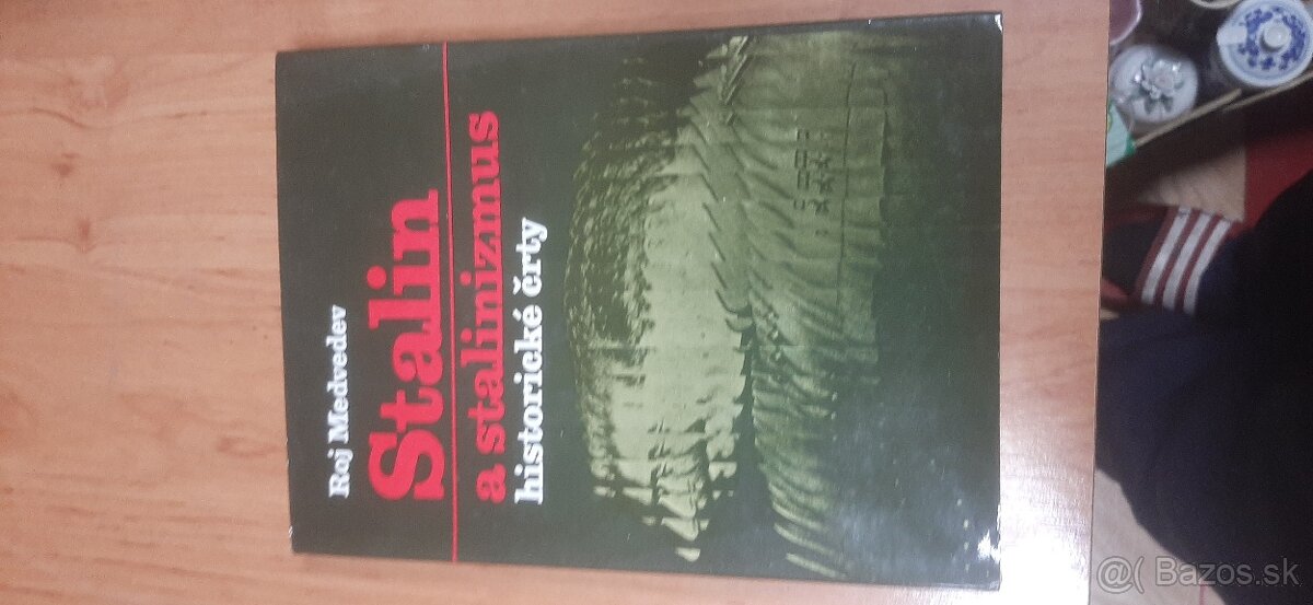 Predám knihy s tematikou ZSSR a KSČ