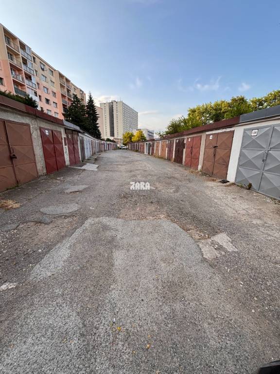 ZÁPAD Garáž ul. Považská. V blízkosti Nová Nemocnica. 17 m2.