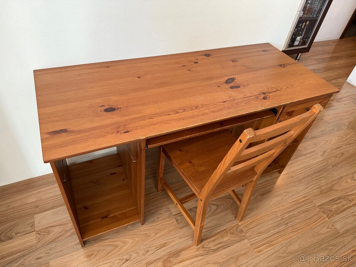 Detský písací stôl IKEA