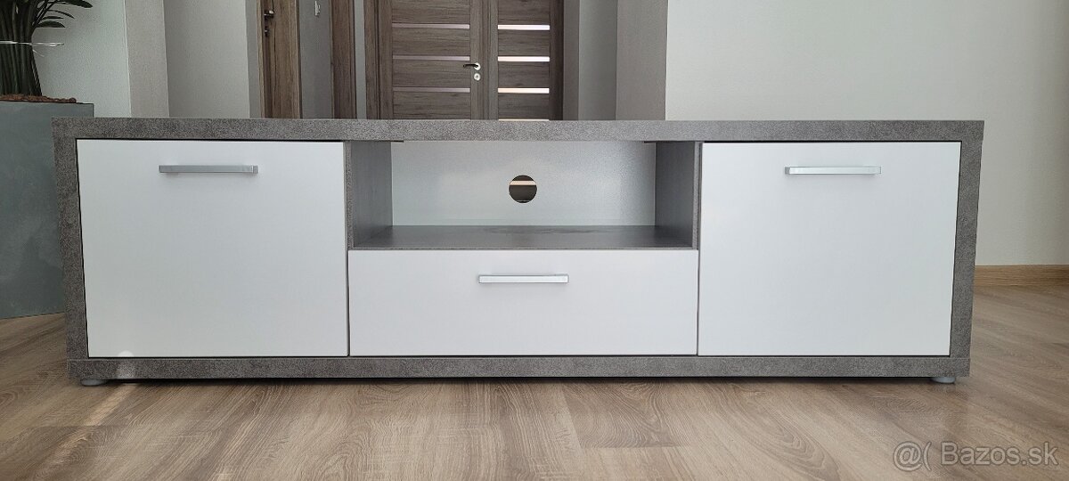 TV stolík