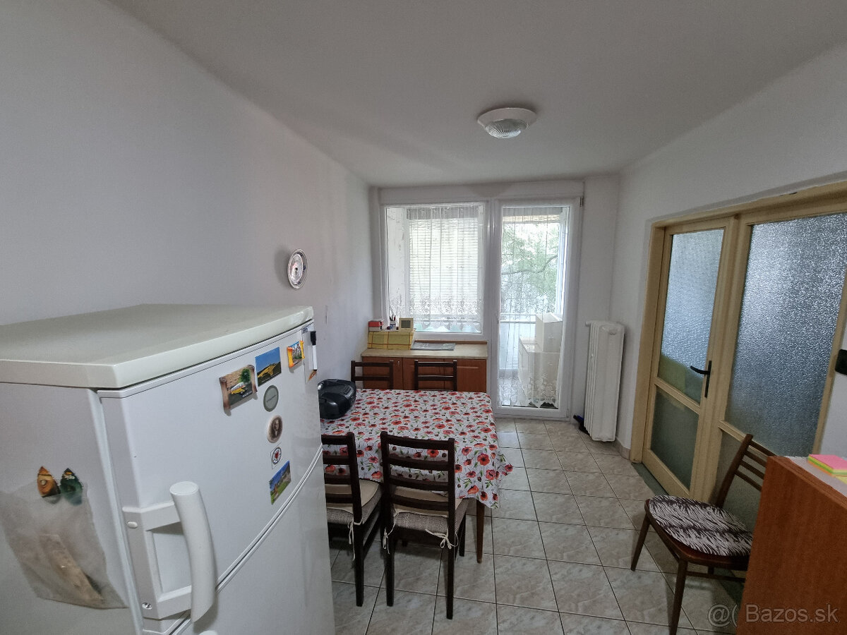 NA PREDAJ 4 IZBOVÝ BYT s LOGGIOU 78 m2 A.HLINKU PIEŠŤANY